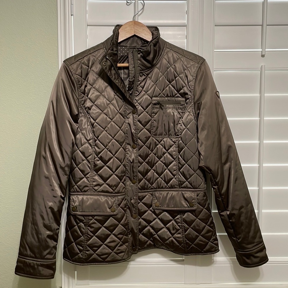 EUC! Ariat Quilted Barn Coat